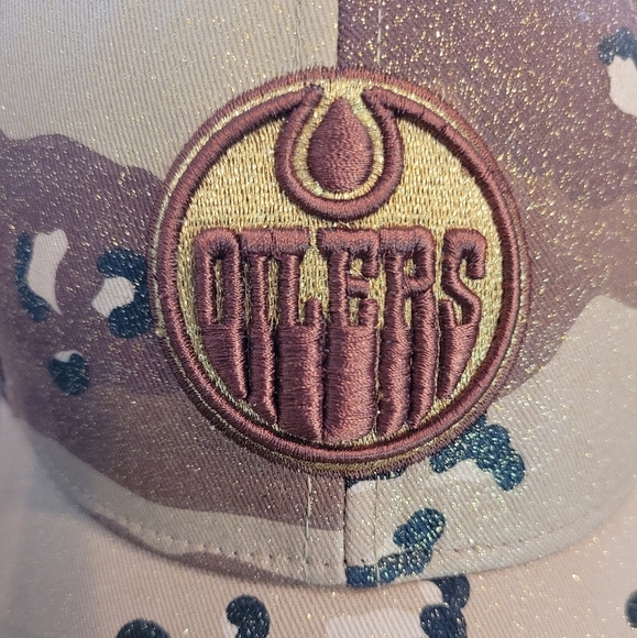 EDMONTON OILERS Women's Sparkle Camo Embroidered Logo Ballcap - Picture 7 of 13